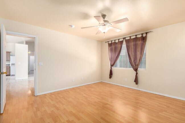 Building Photo - Spacious 3 Bed, 2 Bath Home in Boulder Creek