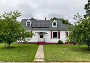 Building Photo - 8145 Colin Dr