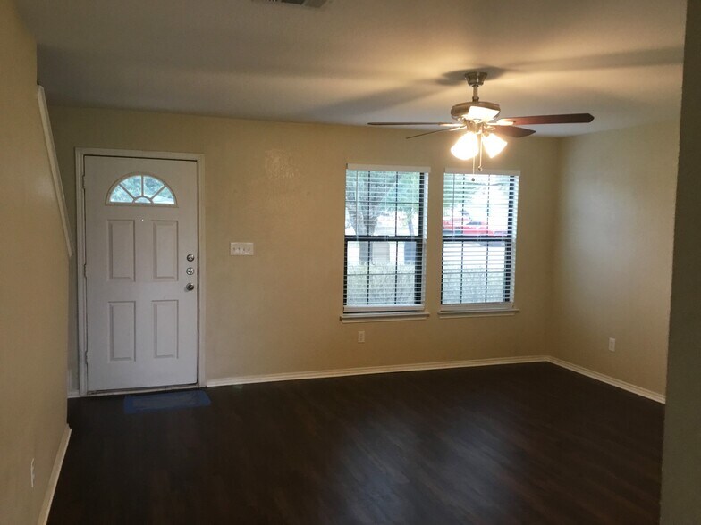 Building Photo - 150 Myrtle St