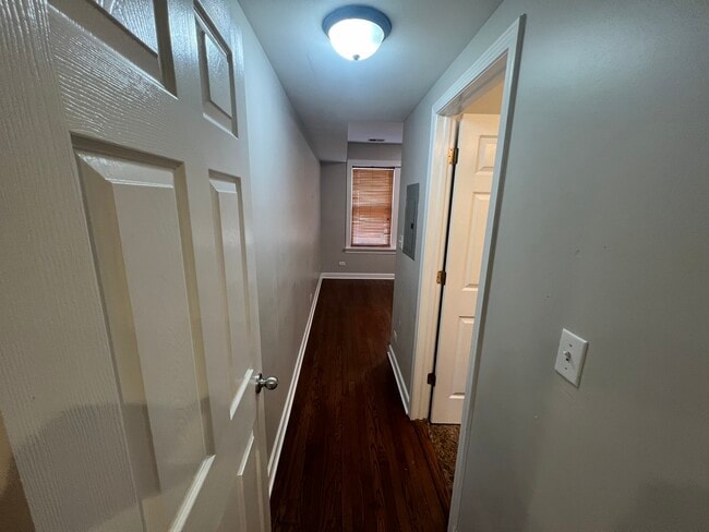 Building Photo - 9100 Lamon Ave