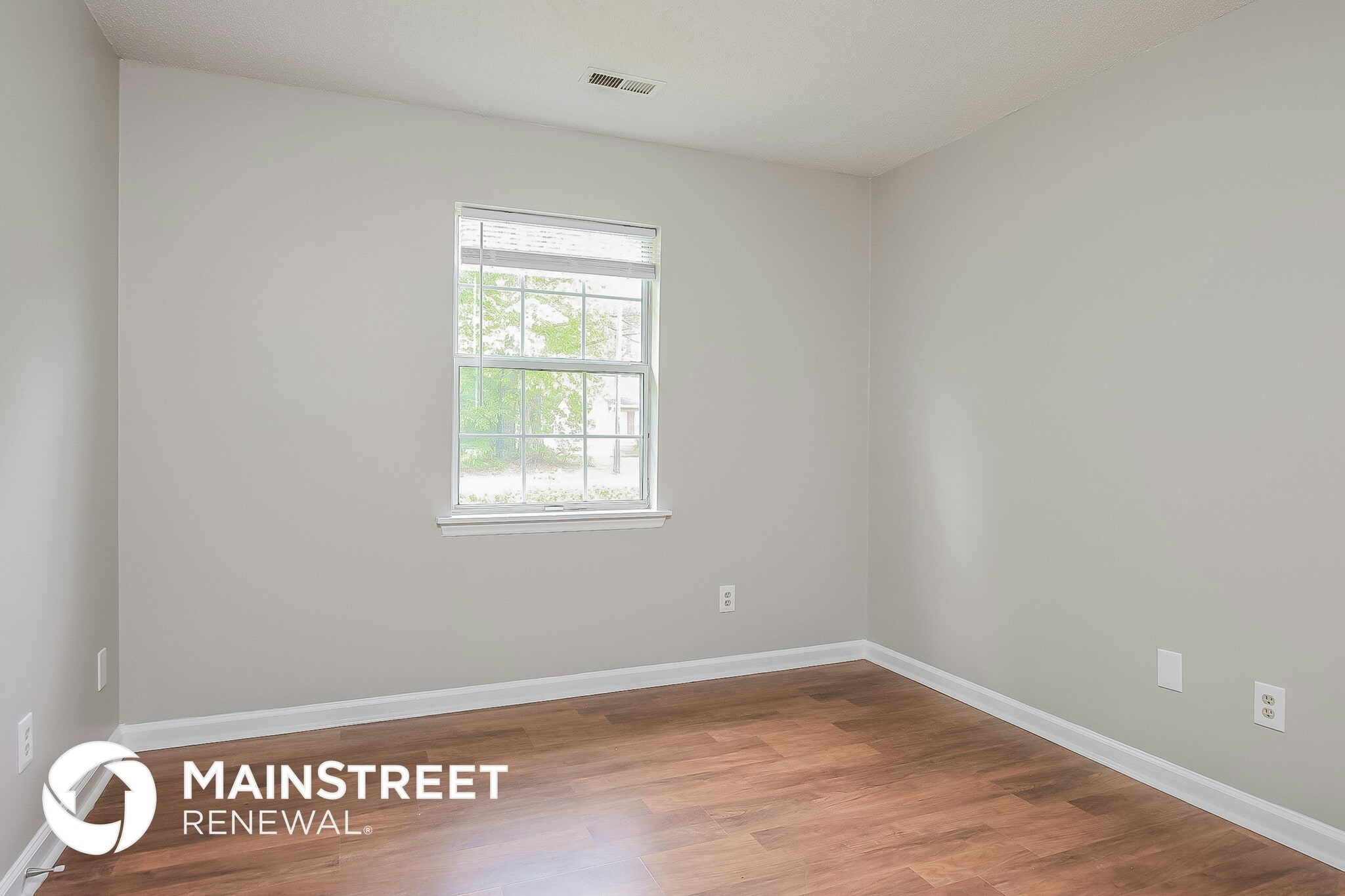 Building Photo - 413 Pineland Ave