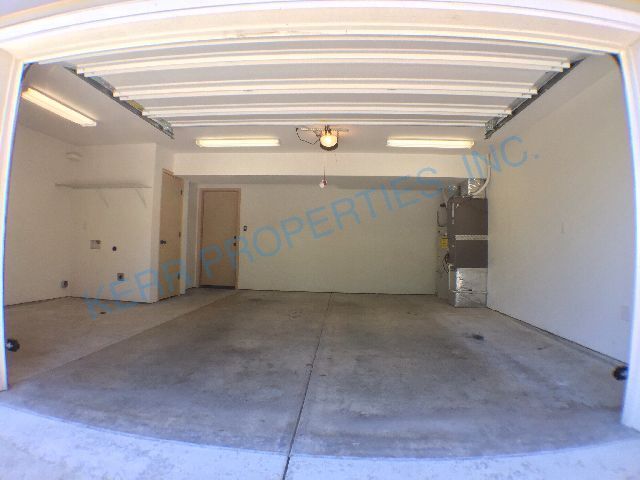 Building Photo - FREE RENT! Charming 3-Bed Home with 1.5 Ba...