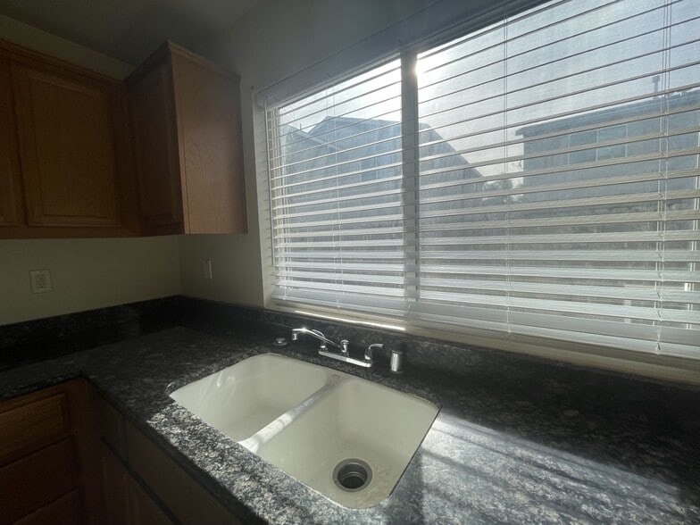 Building Photo - 4345 Briggs Ln