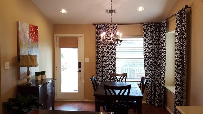 Building Photo - 4831 Mather
