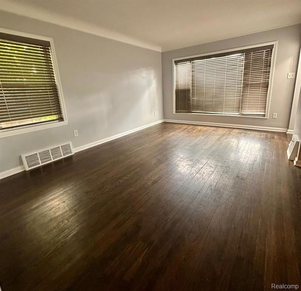 Building Photo - 505 Gardendale St