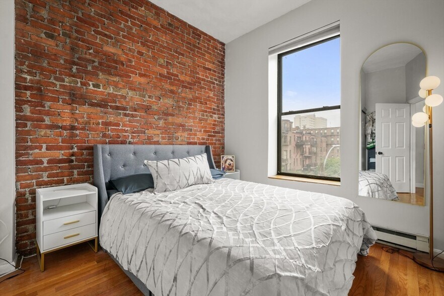 Building Photo - 549 Columbus Ave