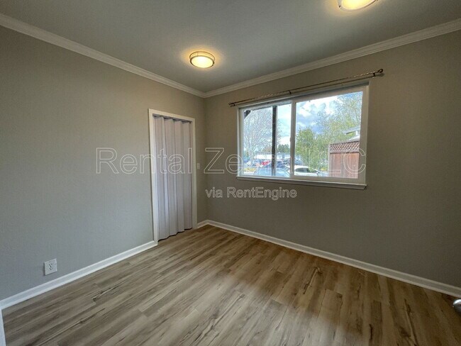 Building Photo - 343 Arlen Dr