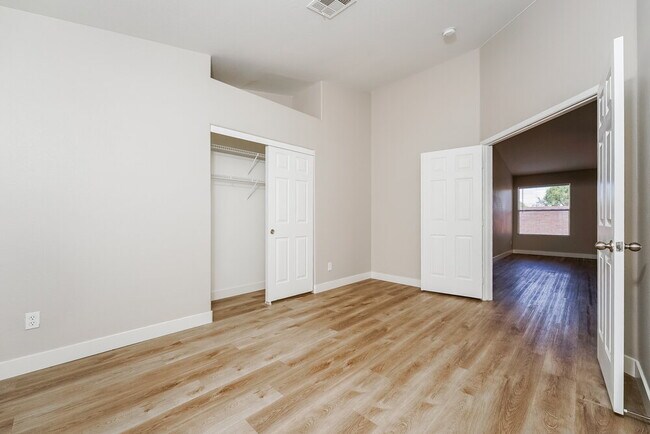 Building Photo - 4234 Inglewood Point St