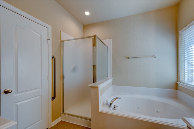 Building Photo - 4323 Wellington Grove Ln