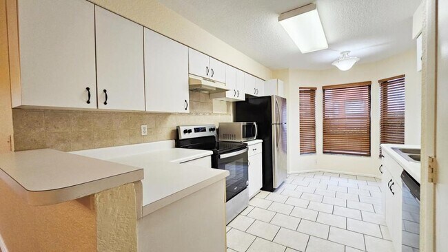 Building Photo - 7813 Sugar Bend Dr