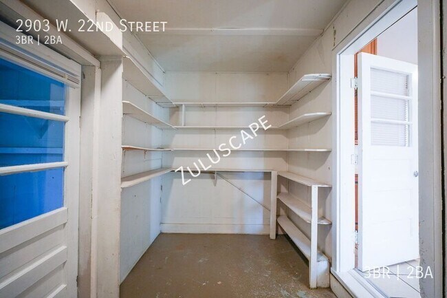 Building Photo - 2903 W 22nd St