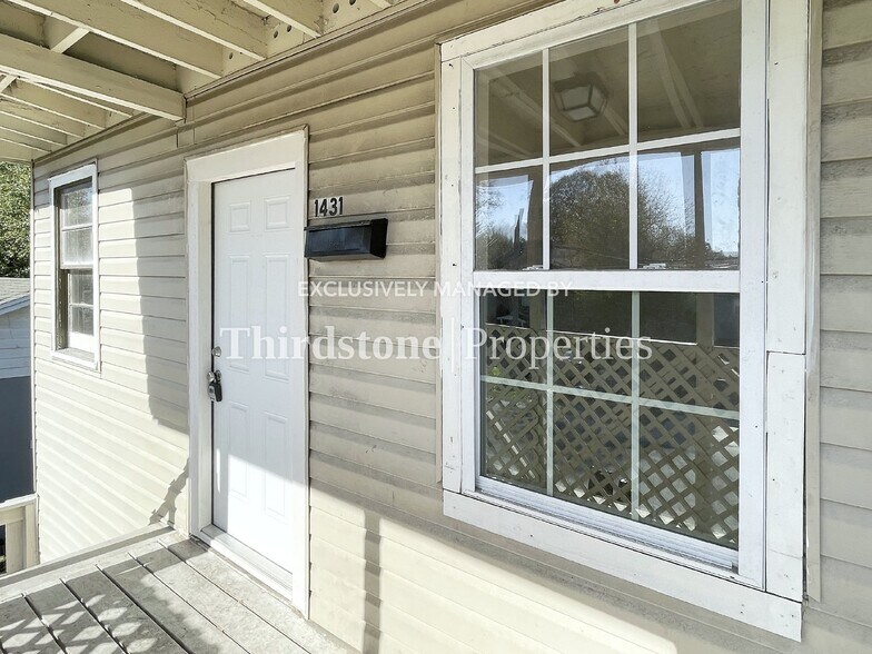 Building Photo - 1431 W 18th St