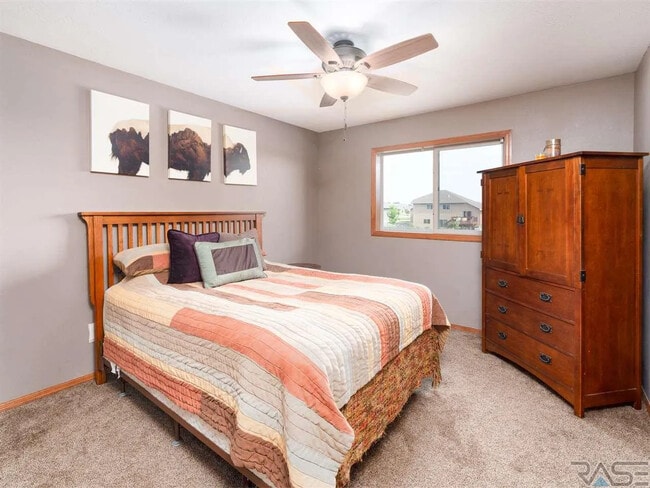 Building Photo - 3300 E Brewster St