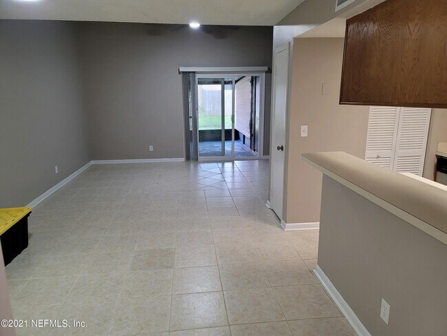 Building Photo - 5553 Greatpine Ln S