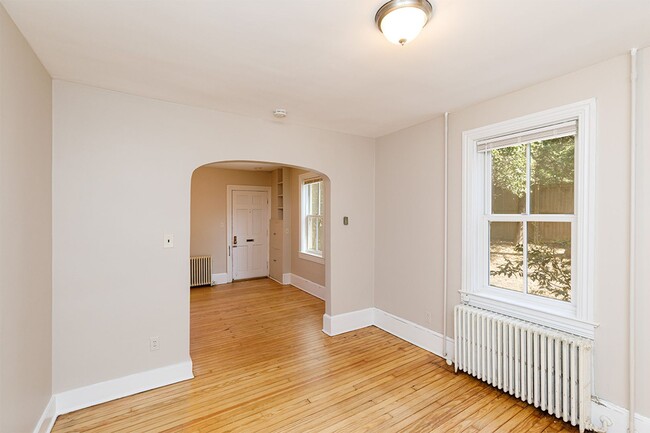 Building Photo - 1525 Elliot Pl NW