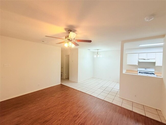 Building Photo - 405 Parkhill Cove