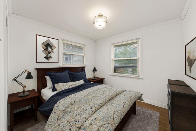 Building Photo - 4500 S Oak Park Ave