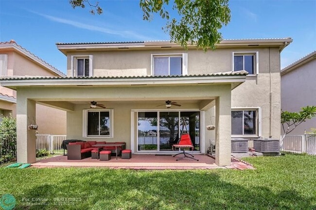 Building Photo - 6158 SW 194th Ave