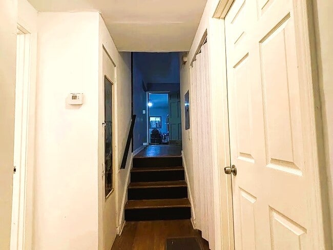 Building Photo - Abner Place