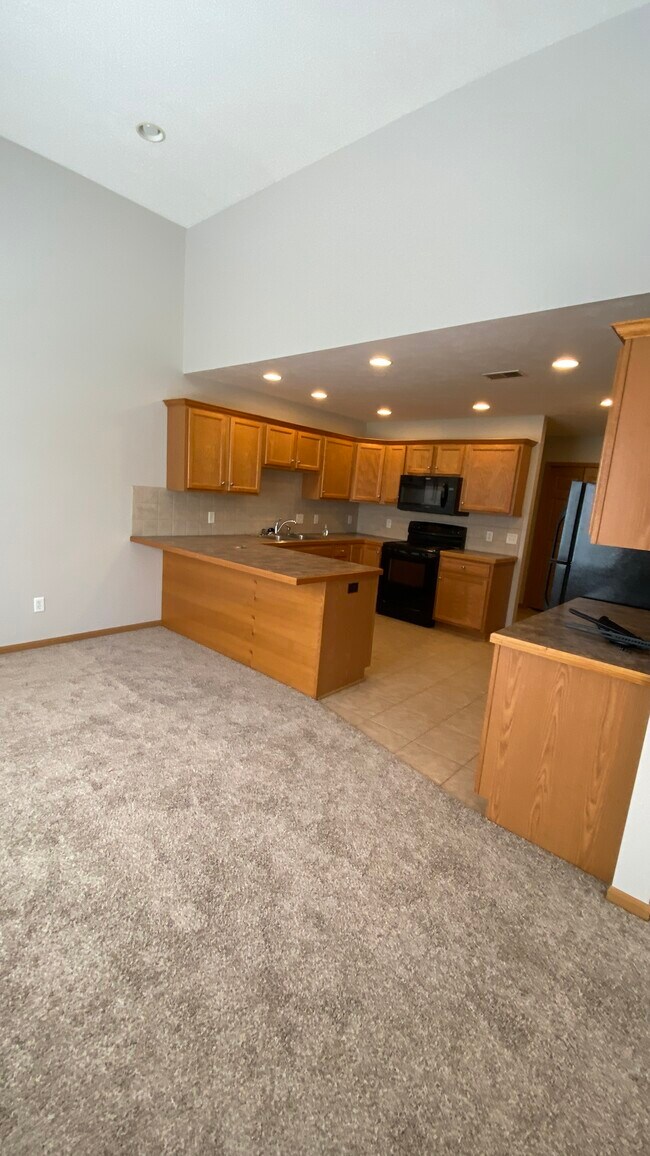 Building Photo - 2456-2456 Millview