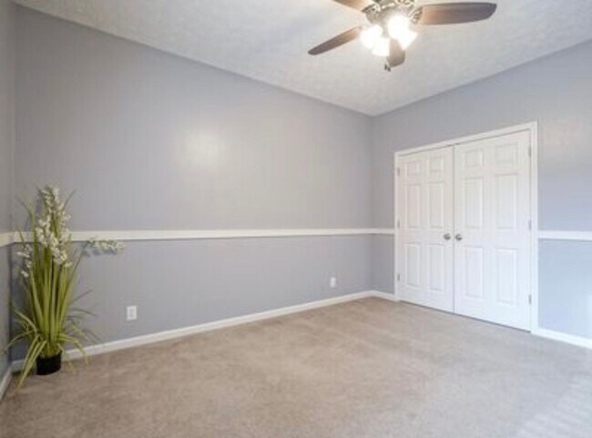 Building Photo - Spacious 3-Bedroom Lafayette Home with Office, Fenced Yard & 3-Car Garage