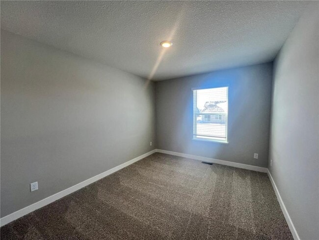 Building Photo - 17373 Dulles Ln