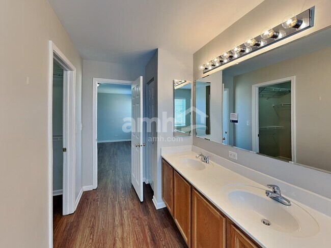 Building Photo - 2766 Middleton Ct