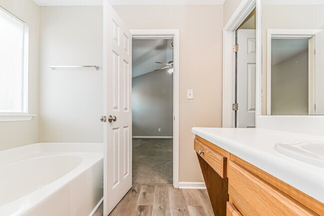 Building Photo - 601 Prickly Pear Dr