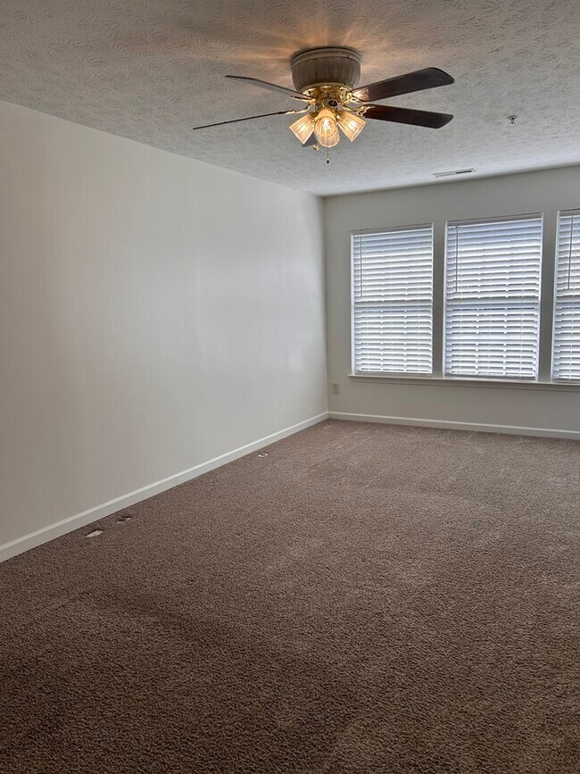 Building Photo - 306 Kestrel Dr