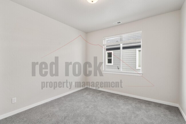 Building Photo - 1329 N Tschirley St