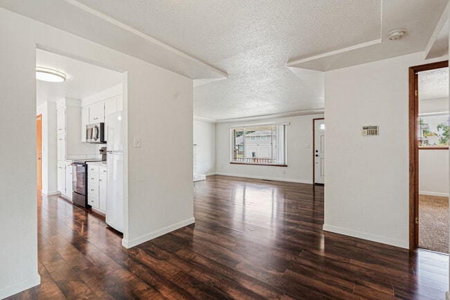 Building Photo - 4802 S 73rd St