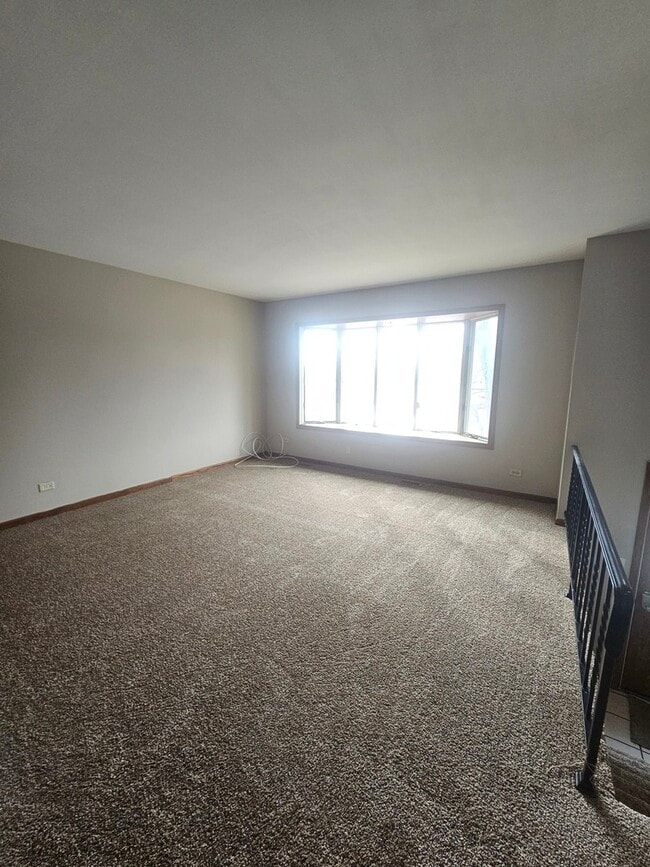 Building Photo - 830 Division St