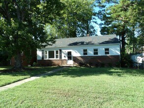 Building Photo - 506 James Ave