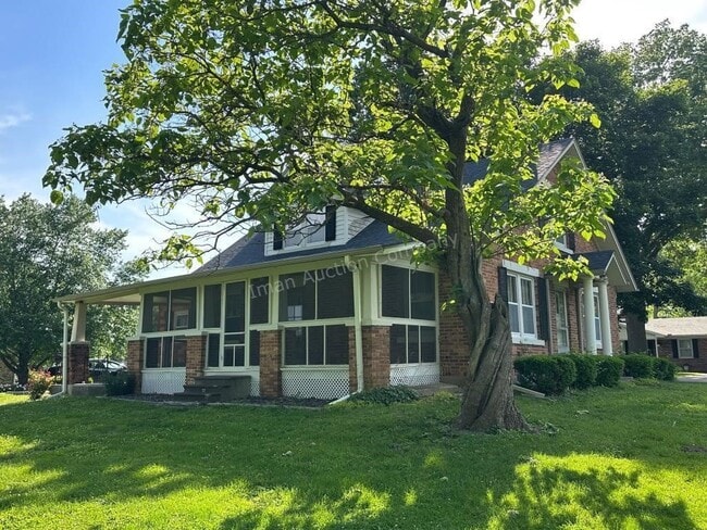 Building Photo - 305 Herndon St