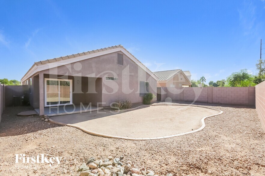 Building Photo - 1820 S 106th Ln