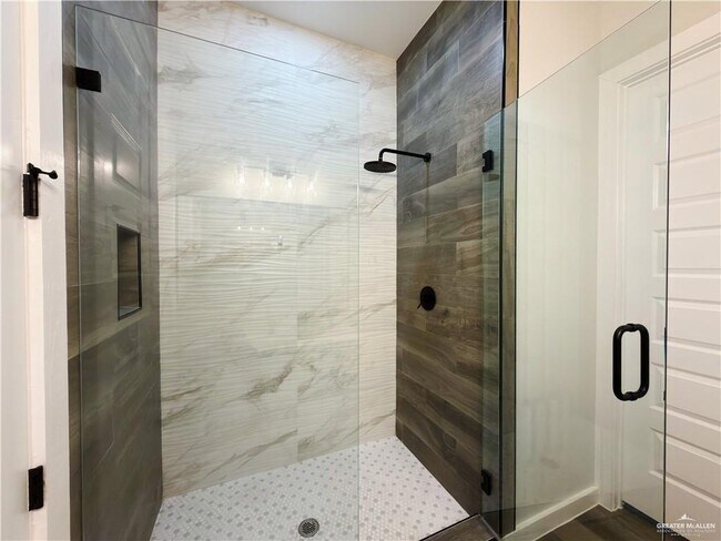 Building Photo - 27 Cooper Ln