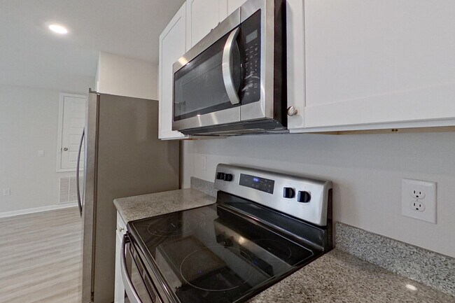 Building Photo - 4678 Malay Cir