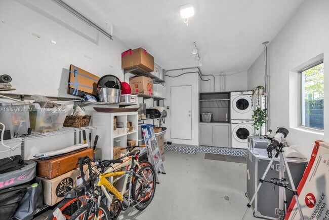 Building Photo - 420 NE 87th St