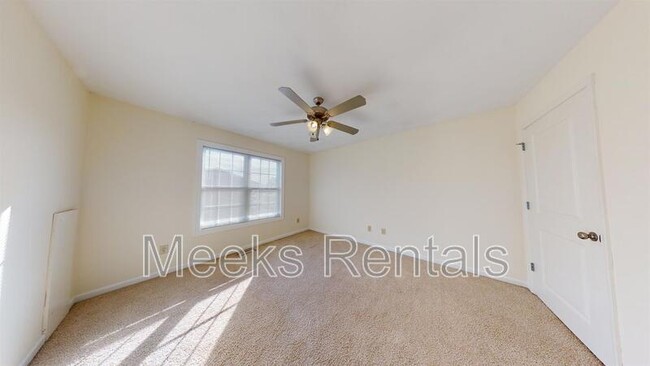 Building Photo - 1003 Fairway Gardens Dr