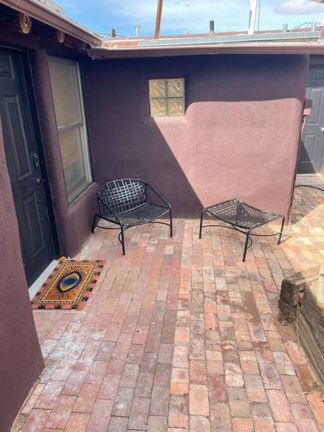 Building Photo - 2845 Agua Fria St