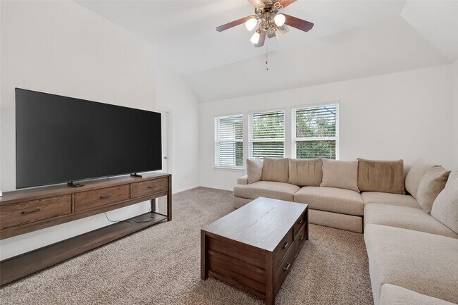 Building Photo - 66 S Longsford Cir