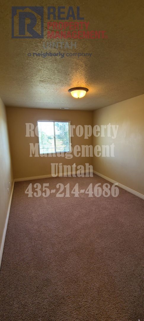 Building Photo - 431 E Gray Fox Ln
