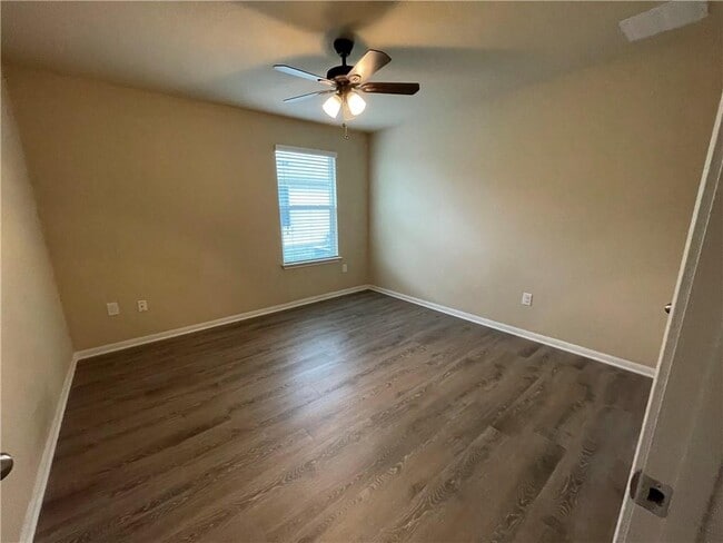 Building Photo - 222 Camellia Dr