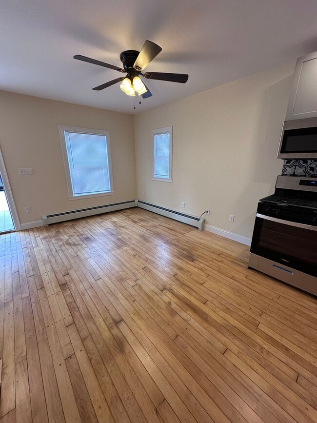 Building Photo - 416 Pearl St