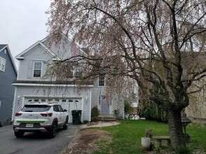 Building Photo - Warm and Inviting Marlborough Single Family Rental Opportunity