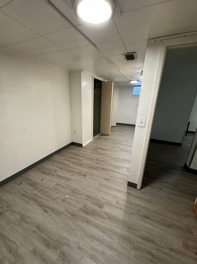 Building Photo - 912 22nd St