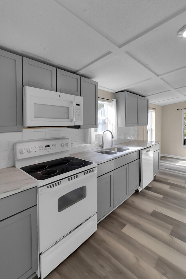 Building Photo - 1964 Adams St