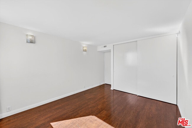 Building Photo - 10535 Wilshire Blvd