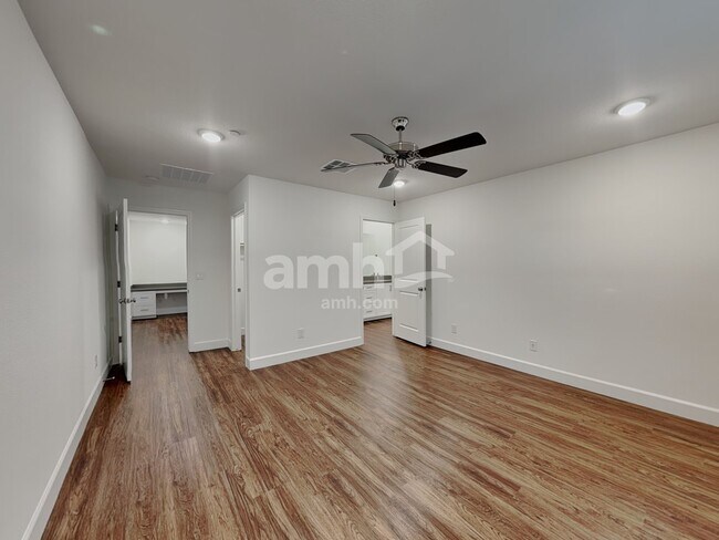 Building Photo - 3324 Blodwen St