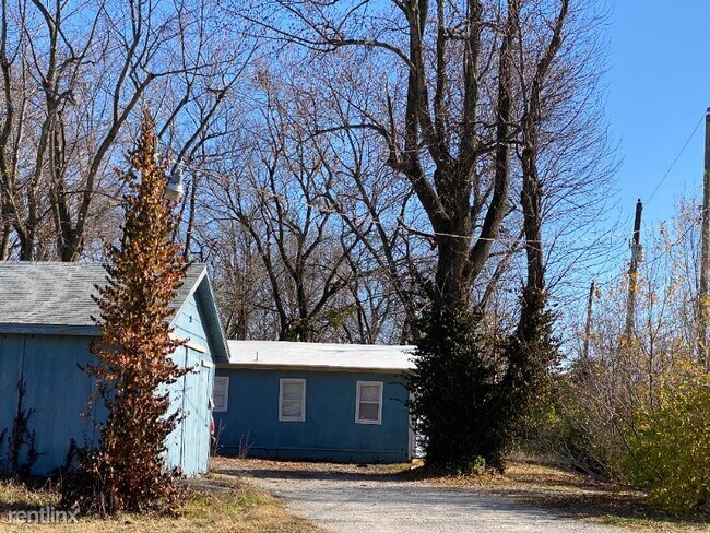 Building Photo - 2 br, 1 bath House - 916 S. Clifton Ave B ...